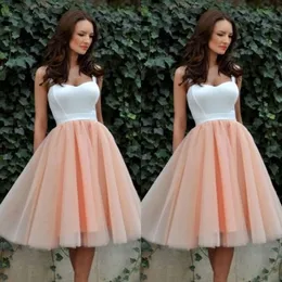 Nowy Tanie Homecoming Dressed Short Prom Dresses Długość Dwa Tone White Top Sweetheart Szyi z paskami Tulle Spódnicy Party Suknie