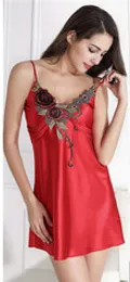 Sommarstil Kvinnor Satin Slip med broderi Silk Sleepwear Slip Sexy NightGowns Silk Nightdress Sleepwear M-2XL