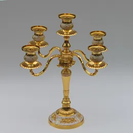 Ny ankomst 5-armar Shiny Golden Plated Centerpiece Candelabra Zinc Alloy Metal Candle Holder för bröllop, evenemang eller fest