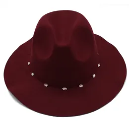 Claret Hat Cap for Women Fashion Lady Fedora Hattar med Diamant Kvinna Flat Wide Brim Jazz Caps Felt Trilby Höst Vinter Nya GH-224