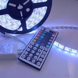 Artykuł 5 metrów 5050 RGB Cuttable 150led Ciąg oświetleniowy Not Wodoodporna Lampa z + 44 Kluczowy regulator + 12 V Zasilacz