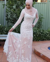 Abiti da sera arabi in pizzo Dubai Abiti da sera convenzionali a maniche lunghe Collo alto Abito da ballo rosa robe de soiree Abito da festa formale da donna araba