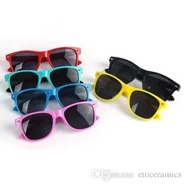 أطفال الأطفال بنين ريترو ستايل UV400 لطيف الرياضة نظارات شمسية أسود (العمر 4-10) مزيج سعر المصنع الألوان المختلفة FREESHIPPING