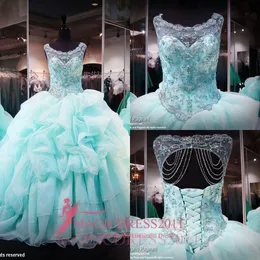 Ny bollklänning ljusblå quinceanera klänningar ren nacke juvel pärlor kristaller söta 16 prom klänningar plus storlek långa organza ruffled klänningar