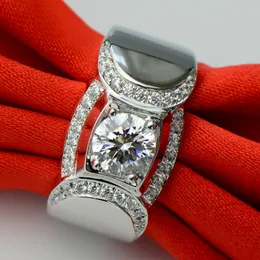 ベカロンの新しいデザインユニークなジュエリー男性の結婚式のバンドリング2ctシミュレートされたダイヤモンドCZ 925スターリングシルバー男性の婚約指輪