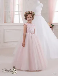 2016 Blush Kid Suknie Ślubne z Klejnot Neck i Bow Appliqued Tulle Flower Girls Suknie Custom Communion Dress for Girls