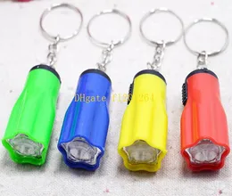 500 sztuk / partia Szybka Wysyłka Tanie Plum 1 LED Mini Keychain Latarka Latarka Kwiat Kształt Key Chain Ring Losowe kolory