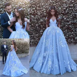 Light Sky Blue Backless Prom Dresses Off Axel Spets Appliques Aftonklänningar A-Line Sweep Train Tulle Formal Dress 407