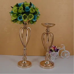 Classic Metal Golden Candle Holders Bröllopsbord Kandelabra Hem Party Centerpiece Flower Rack Crown Pattern Vase Decor 3 Storlek
