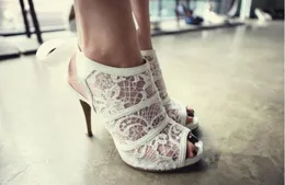 新しいスタイルのファッション卸売ハイヒールの白いピープ目のスリングブライドプラットフォームの花嫁の結婚式の靴H208