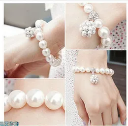 2017 Koreansk stil Faux Pearl Wedding Armband Kvinnor Prom Party Smycken Stretch Bangle Rhinestone Armband Evening Bridal Tillbehör