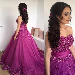 New Arabic Dresses A Line Ball Gown Prom Dress 3D Floral Appliques Flowers Beads Crystals Strapless Light Purple Evening Gowns