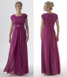 Purple Chiffon Long Modest Bridesmaid Dresses With Short Sleeves Pleats Round Neck Floor Length Wedding Party Dresses Custom Made