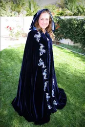 Royal Blue 2017 Wysokiej Jakości Halloween Nosić Emboridery Cloak Bridal Całkowicie Custom Made Winter Ciepłe akcesoria ślubne