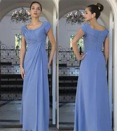 Niebieski Szyfonowe Długie Skromne Suknie Druhna z krótkimi rękawami A-Line Pleats Długość podłogi Kraj Druhny Dresses Tanie Custom Made