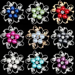 Populära legering Diamond Pearl Brosches Folwer Shaped Party Breastpin European och American Popular Beautiful Party Decorations