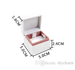 Charm Box Super Quality Velvet European Style Smycken Giftbox Display Väskor Vit och rosa färg Vit 8PCS / Lot Partihandel