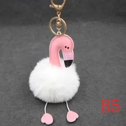 20st Cartoon Flamingo Keychain Lovely fluffy artificiell kaninpäls boll nyckelkedja djur fågel pompom för kvinnor väska delar