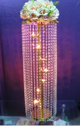 テーブルの中心的な装飾のための6腕の結婚式のアクリルの精神的な結晶の金の燭台