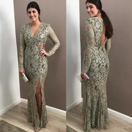 Elegant Full Lace Bröllop Gästklänningar V Neck Långärmad Split Afton Gola Golvlängd Hål Back Meermaid Mor av brudklänningen