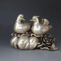Chine Argent Sculpté Mandarim Canard Sur Estátua de flor de lótus