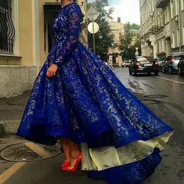 Vestido Arabiska Royal Blue Lace Evening Dressess Hög Låg Prom Klänningar Illusion Långärmad Naken Särskilt tillfälle Formell Kappor