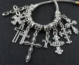 100pcs blandad tibetansk silverlegering Cross charms pendant dangle pärlor passar europeiska smycken som gör armband