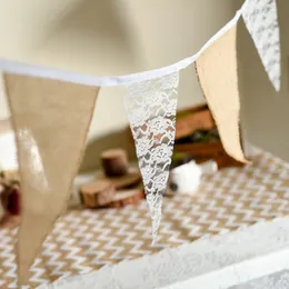 黄麻布のリネンレースの旗ぶどう三角形の旗ペニントのパーティーの結婚式のガーランドの装飾製品供給