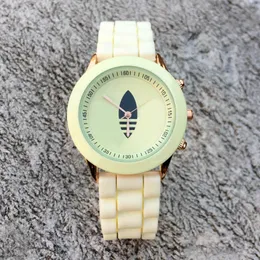 Moda marka zegarek dla kobiet Clover 3 liście silikonowy pasek w stylu liści analogowy kwarcowy zegarek A16