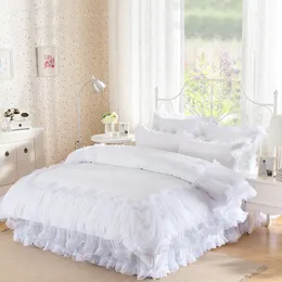 4st White Spets Princess sängkläder sängäcke Set King Queen Size Korean stil fast färg spetsbyggnad sängbock bomullslock täcker säng s2768