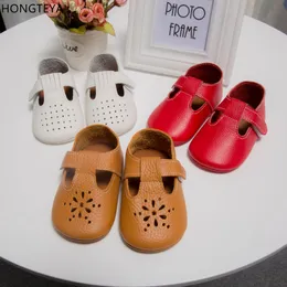 Hongteya T-Bar Hollow Blomma Sommar Äkta Läder Baby Moccasins Soft Baby Shoes Girls First Walker Anti-Slip Toddler Skor