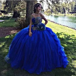 Blue 2018 Royal Sweet 16 Quinceanera Dress Off Shoulder Ruffles Ball Gown 레이스 레이스 아플리케 구슬로 된 푹신한 긴 무도회 이브닝 가운을 착용합니다.