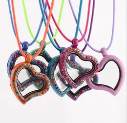 Lågt pris 8Colors mode levande minne flytande hjärta locket hänge halsband 30mm gratis 50pcs charm halsband för kvinnor hängen
