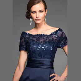 2019 Navy Blue Mother of the Bride Dresses Elegant Knee Lene Shipper Back Short Wedding Party Virts Mother Dresses250e