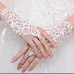 Gorąca sprzedaż bez palców Długość nadgarstka Lace Aplikacje White Bridal Wedding Rękawiczki Darmowa Wysyłka Luva de Noiva