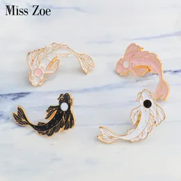 Miss Zoe Lucky vis Koi Emaille pins Wit roze zwart Broches Gift Denim Jeans Kleding cap tas Pin Badge Knop Revers pin gifts