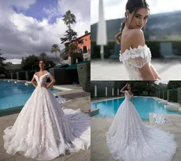 2019 A Line Beach Wedding Dresses Off The Shoulder Lace Beading 3D Floral Appliques Sweep Train Boho Wedding Dress Bohemian Style Bridal