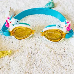 男の子の女の子スイミングゴーグルアンチフォグ防水高解像度の子供ダイビングメガネ調整可能なシリコンキッズゴーグルユニコーンカニ