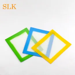 Cheap price 4.33*3.35 inch non stick silicone baking mat heat resistant Green Yellow dab mat dabber sheets jars dab tool vaporizer