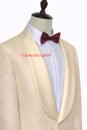 カスタマイズショールラペルエンボスベージュ1ボタン結婚式の新郎Tuxedos Men Suits Wedding Prom Dinner Man BlazerjacketPants2123