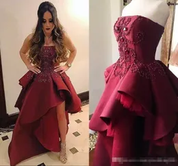 2018 Burgundia Prom Dresses High Low Luxury Zroszony Satin Tulle Bez Ramiączek Wieczór Party Suknia Formalna okazja Nosić