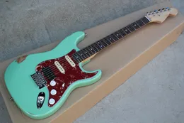 Atacado Verde Estilo Vintage Guitarra Elétrica com Pickups SSH, Rosewood Fingerboard, Red Pickguard, oferecendo serviços personalizados