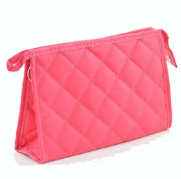 300pcs 2018 New Arrival 10 Colors Women Nylon Diamond Lattice zipper Cosmetic Bags Makeup Bags storage Mini Travel Bags size 19*6*13cm