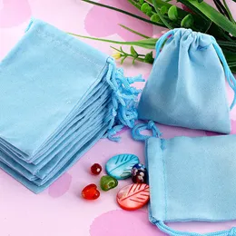 2018 New 100pcs 7x9cm Velvet Drawstring Pouch Jewelry Bag Weekend New Year Birthday Christmas Wedding Party Gift Pouch Bag