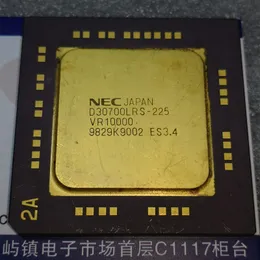 D30700LRS-225 , VR10000 , ES3.4 / Vintage Microprocessor . Old Chips Collection Collectible . UPD30700LRS . CBGA Gold Ceramic Package ICs