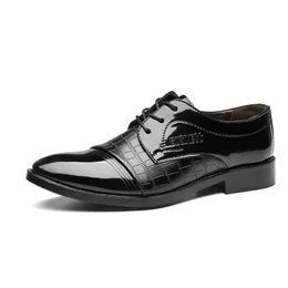 Oxford Buty męskie Sukienka Buty Skórzane Włoskie Buty Mężczyźni Soulier Homme Sapato Masculino Sociais Ekkek Ayakkabi Klasik Scarpe Elegali Uomo