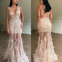 Sexy Feather Luxury Prom Dresses Sparkly V-Neck Koraliki Cekiny See przez Syrenka Suknia Wieczorowa 2018 Glamorous Saudi Arabia Party Dress