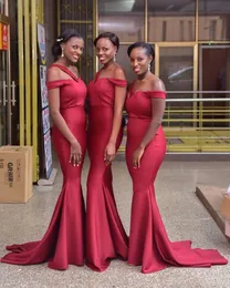 Dark African Nigerian Red Mermaid Bridesmaid Dresses Satin Billiga golvlängd veck Maid of Honor Dress Formella klänningar Robes de Demoiselle Moiselle