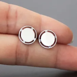 Everfast Nuovi numeri romani Orecchini in acciaio inossidabile Geometric Sun Studs Stile minimalista Gioielli per le orecchie Regalo per le donne Ragazze Uomini T127