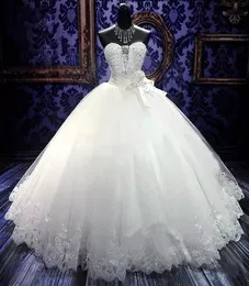 Bling haftowe suknie balowe sukienki ślubne ukochane z koraliki kryształowy biały koronka z kości słoniowej Tiul Country Bridal Sukienka koronkowa